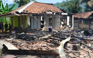 Tiga Rumah dan Satu Lumbung Padi Hangus Terbakar di Cikadu Cianjur, Kerugian Capai Rp192 Juta