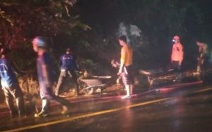 Akses Utama Menuju Pangandaran Diterjang Longsor, Pengguna Jalan Diminta Waspada
