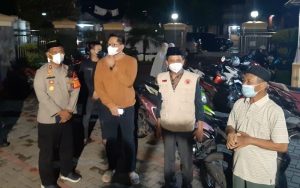 Polres Purwakarta Terus Genjot Vaksinasi di Masjid Usai Tarawih