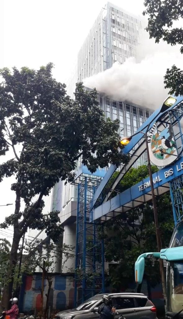 Si Jago Merah Membakar Bangunan RSKIA Kota Bandung
