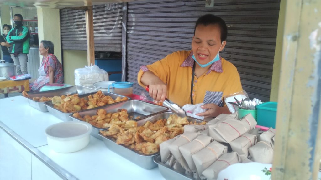 Bala-bala Ceu Popon Jadi Menu Favorit Buka Puasa Warga Purwakarta
