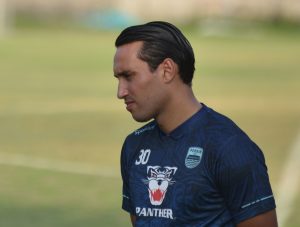 Libur Kompetisi, Ezra Walian Pilih Pulang Kampung Liburan Bersama Keluarga