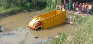 Truk Terjun ke Sungai Usai Tabrak Perempuan di Serdang Bedagai, Evaluasi Berlangsung Korban Dramatis