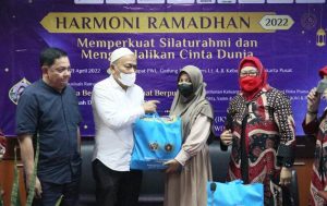 Sedekah PWI Pusat & IKWI Kepada Ratusan Anak Yatim dan Kaum Dhuafa