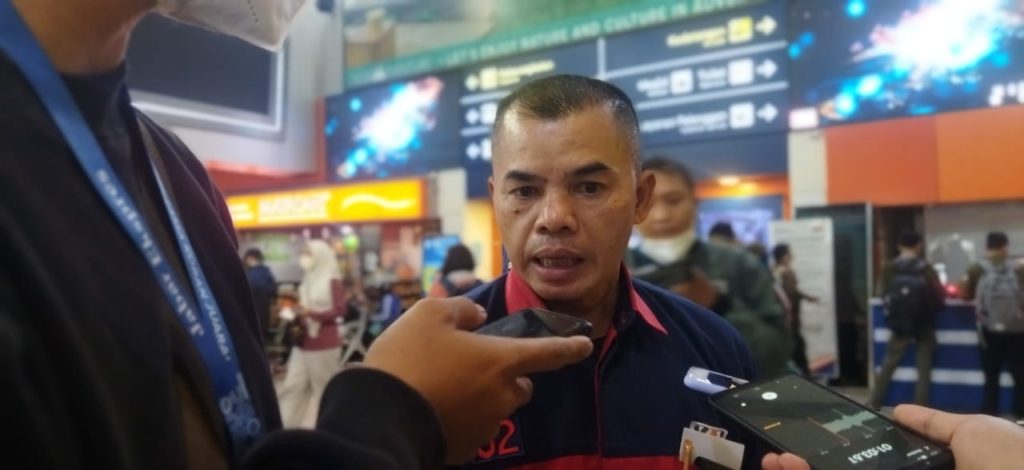 Cerita Dadang, Jadi Porter di Stasiun Selama 30 Tahun, Ngaku Senang Diperbolehkan Mudik Tahun Ini