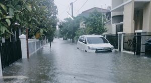 Hujan Deras Delapan Tititk di Kota Tanggerang Terendam Banjir