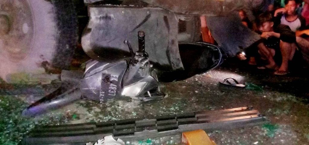 Dibonceng Kekasih, Perempuan Asal Serdang Bedagai Tewas Ditabrak Truk