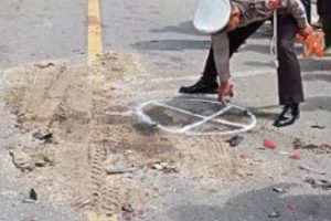 Tabrakan Maut Motor vs Minibus, Suami Tewas di Lokasi Kejadian, Istri Luka Parah