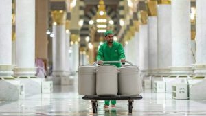 Hingga Hari ke-10 Ramadhan, Segini Jumlah Air Zamzam yang Dihabiskan Pengelola Masjidil Haram