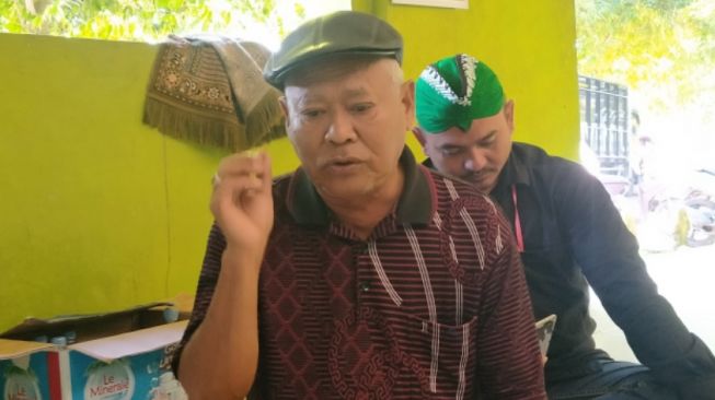 Kakek yang Nikahi Gadis 19 Tahun, Akan Berangkatkan Umroh 22 Orang