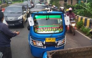 Bukan Main, Satu Keluarga Ini Mudik Pakai Bajaj dari Jakarta ke Tasikmalaya