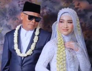 Segini Mahar H. Sondani Kakek Asal Cirebon Nikahi Gadis 19 Tahun