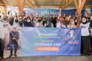 Ratusan Emak-emak di Purwakarta Lakukan Deklarasi Dukungan Untuk Sandiaga Uno
