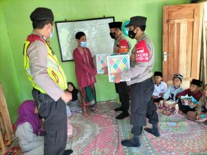Pererat Silaturahmi, Polsek Sukasari Purwakarta Kunjungi Pondok Pesantren