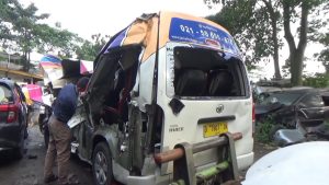 Travel Tubruk Truk di Tol Cipularang, Dua Orang Penumpang Tewas
