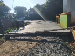 Impian Warga Desa Wanawali Miliki Jalan Bagus Terwujud Lewat TMMD ke-113 Kodim 0619 Purwakarta