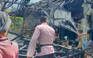 Dua Rumah di Waluran Sukabumi Terbakar, Satu Orang Alami Luka Bakar