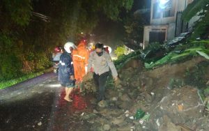 Satu Rumah di Wanayasa Purwakarta Rusak Akibat Longsor