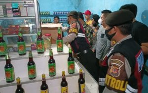 Operasi Libas Lodaya 2022 di Purwakarta, Polisi Sita Ratusan Botol Miras