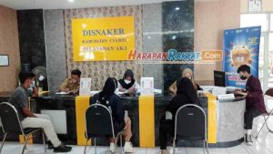 Ratusan Warga Serbu Disnaker Ciamis Bikin Kartu AK1, Ini Penyebabnya