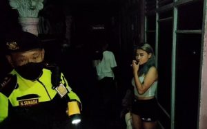 Asik Pesta Miras, Sembilan Anggota Geng Motor Digrebek Polisi, Dua Diantaranya Perempuan