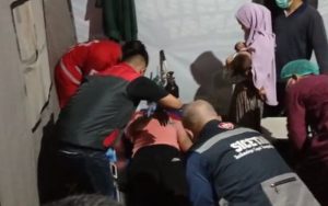 Terjebak Macet, Seorang Pengendara Pingsan di Karangresik Tasikmalaya