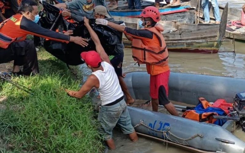 Hanyut saat Cuci Piring, Remaja Remaja Asal Serdang Bedagai Ditemukan Tewas di Sungai Padang