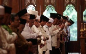 MUI Izinkan Sholat Berjamaah di Masjid Tanpa Gunakan Masker, Tapi…