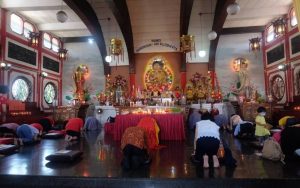 Umat Buddha di Kota Bandung Rayakan Waisak dengan Khidmat