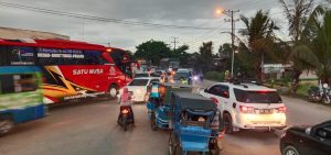 Arus Balik Lebaran di Kota Tebing Tinggi Padat, Ribuan Kendaraan Jalan Merayap