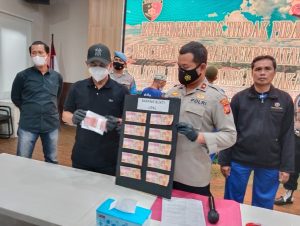 Polisi Ringkus Dua Orang Pengedar Uang Palsu di Purwakarta