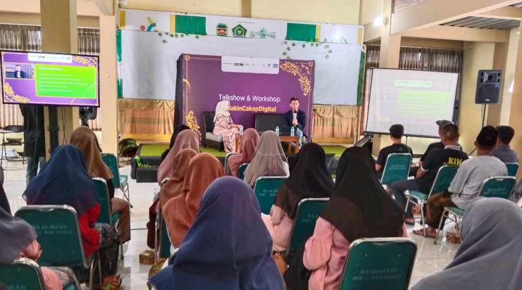 Workshop Literasi Digital Bikin Warga Purwakarta Makin Cakap Digital