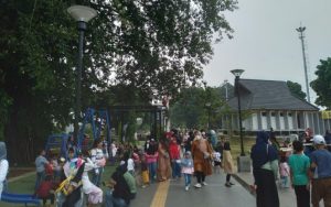 Libur Kenaikan Isa Almasih, Warga Padati Alun-alun Kota Bogor