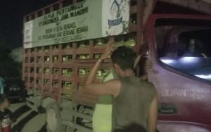 Truk Muatan Gas Elpiji Subsidi Bongkar Muatan di Tempat Gelap, Ada Apa?