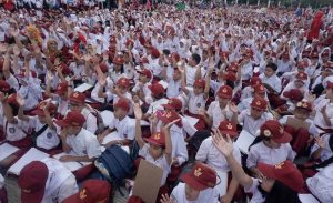 Sudah Tiga Tahun, Siswa SD Cikarambat Sukabumi Terpaksa Belajar Lesehan, Penyebabnya Karena Ini