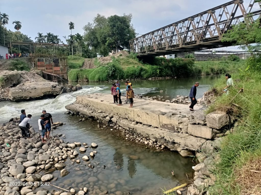 Diduga Hasil Hubungan Gelap, Janin Perempuan Ditemukan Terapung Dibawah Jembatan di Binjai