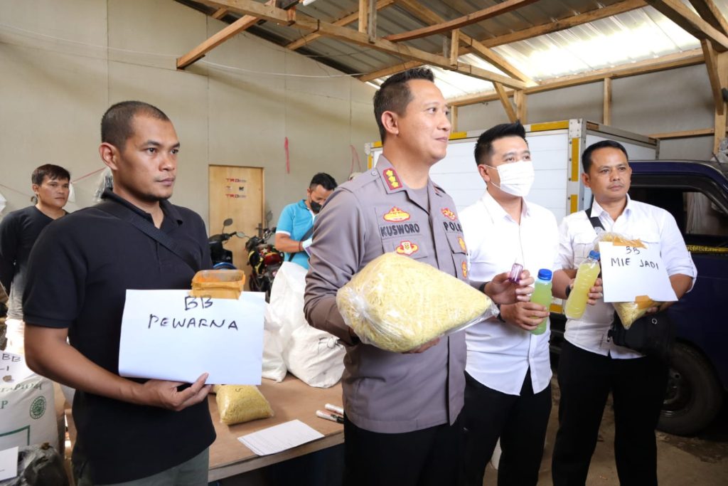Polisi Periksa 13 Karyawan Pabrik Mie Formalin Bandung, Bakal Ada Tersangka Baru ?