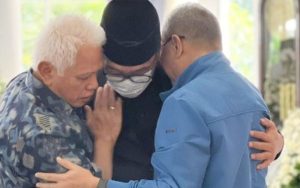 Suasana Penuh Haru, Ridwan Kamil dapat Pelukan Penguat dari Zulkifli Hasan dan Hatta Rajasa