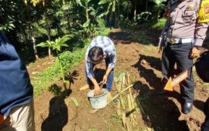 Seorang Warga di Purbaratu Tasikmalaya Temukan Dua Granat Nanas saat Sedang Panen Porang