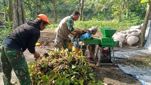 Simsalabim, Eceng Gondok Disulap Satgas Citarum Harum Sektor 12 Jadi…