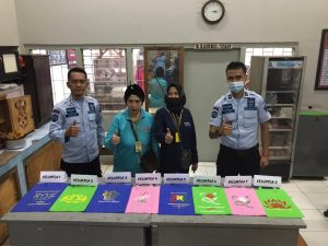 Warga Binaan di Lapas Kelas IIB Purwakarta diajarkan Nyablon