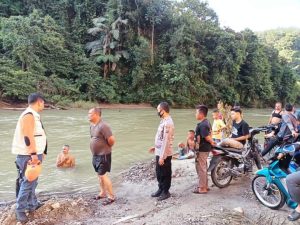 2 Orang Pelajar Pesantren di Labura Hanyut di Sungai Simonis