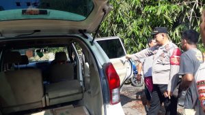 Diduga Hasil Curian, Sebuah Mobil Berwarna Putih Diparkir di Area Pabrik Wanayasa