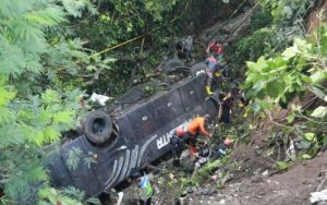 Seorang Penumpang Dilaporkan Hilang dalam Insiden Kecelakaan Bus di Tasikmalaya