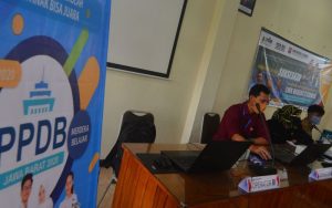 Duh! Diduga Lakukan Pungli PPDB Jabar 2022, Saber Pungli Amankan Kepsek SMKN 5 Kota Bandung