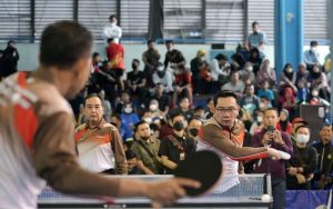 Ridwan Kamil Ikuti Kejuaraan Tenis Meja Adhyaksa Open 2022, Takluk di Tangan Kajati Jabar