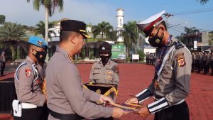 Tiga Atlet Anggota Polresta Bandung Mendapat Penghargaan Dari Kapolresta Bandung