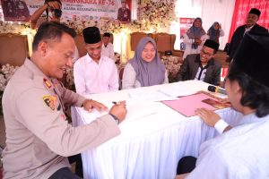 Sambut Hari Bhayangkara Ke-76, Polsek Cikancung Gelar Bakti Kesehatan dan Nikah Massal