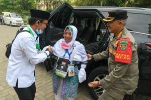 Berlangsung Setiap Tahun, Pemkab Purwakarta Antar Jemput Jemaah Haji Pakai Mobil Dinas
