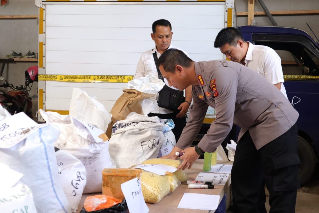 Pabrik Mie Formalin di Margaasih, Kabupaten Bandung Digrebek Satnarkoba Polresta Bandung